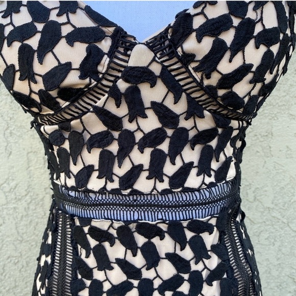 Just Me Lace Dress - Picture 2 of 5